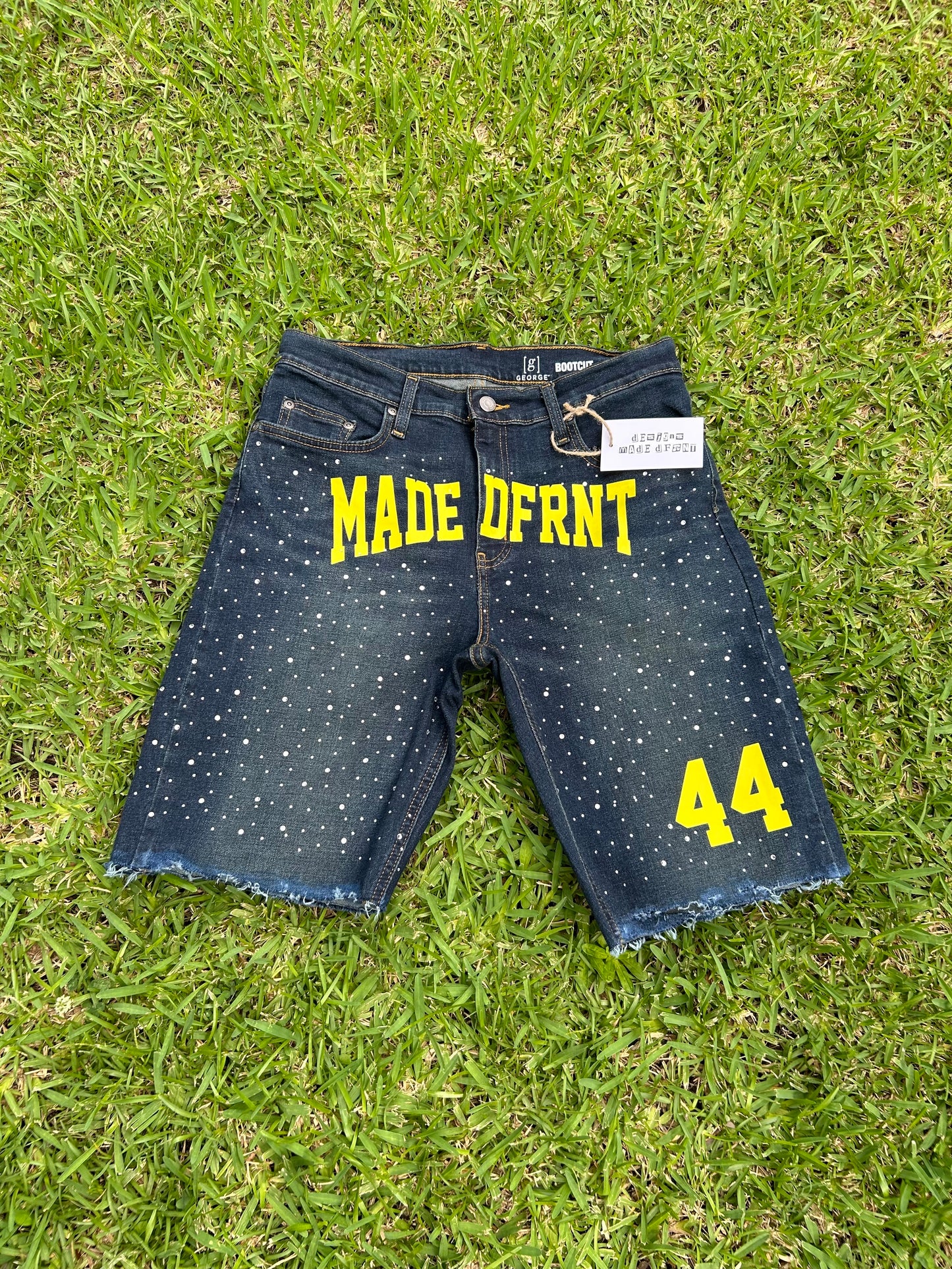 MADE DFRNT denim shorts (dark blue)
